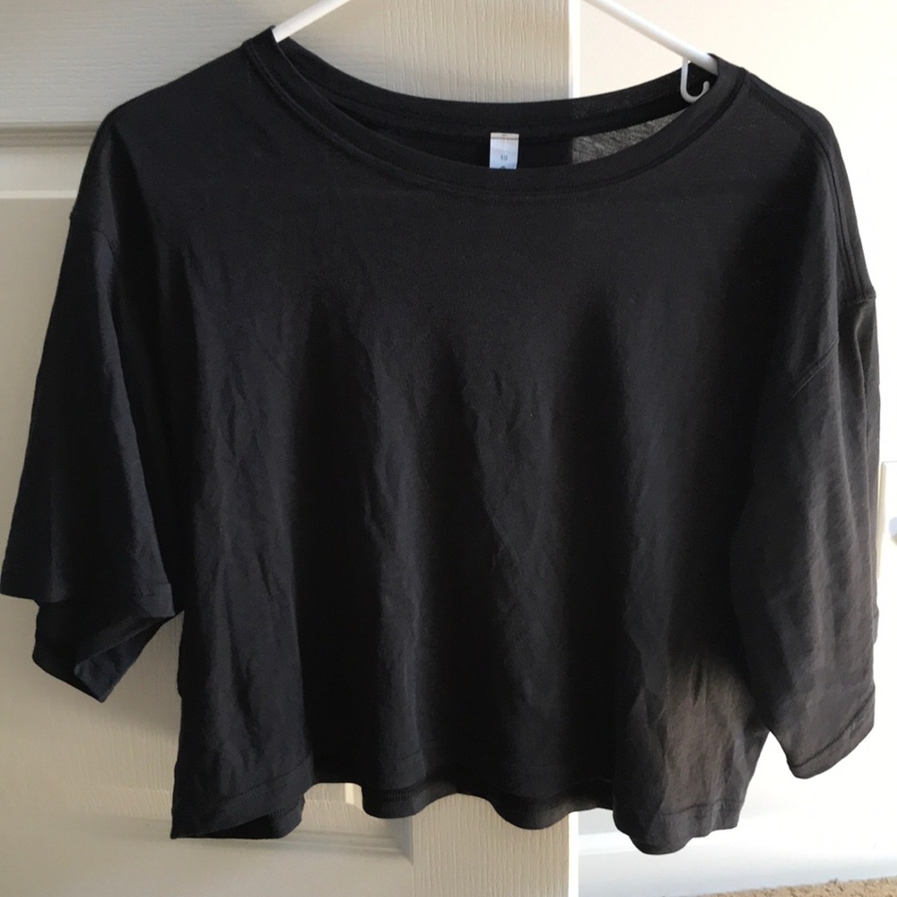 Lululemon crop top